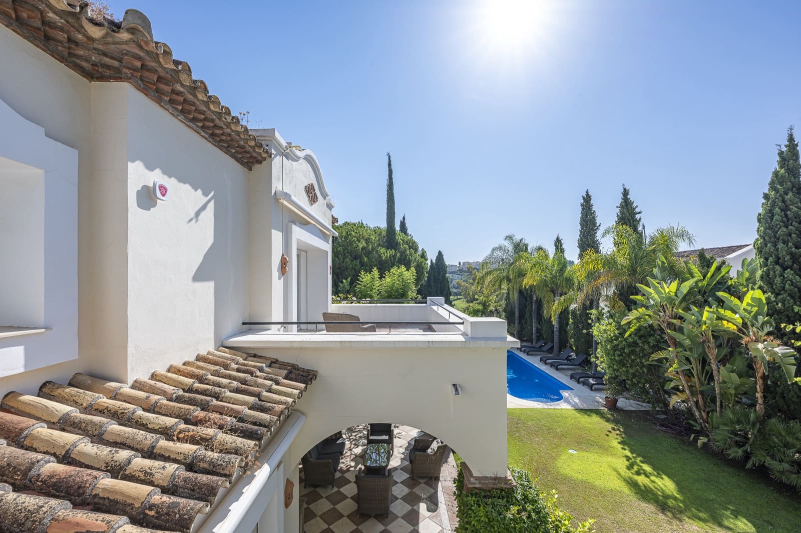 5 quarto Moradia para venda em Benahavis com piscina garagem - 2 895 000 € (Ref: 9406068)