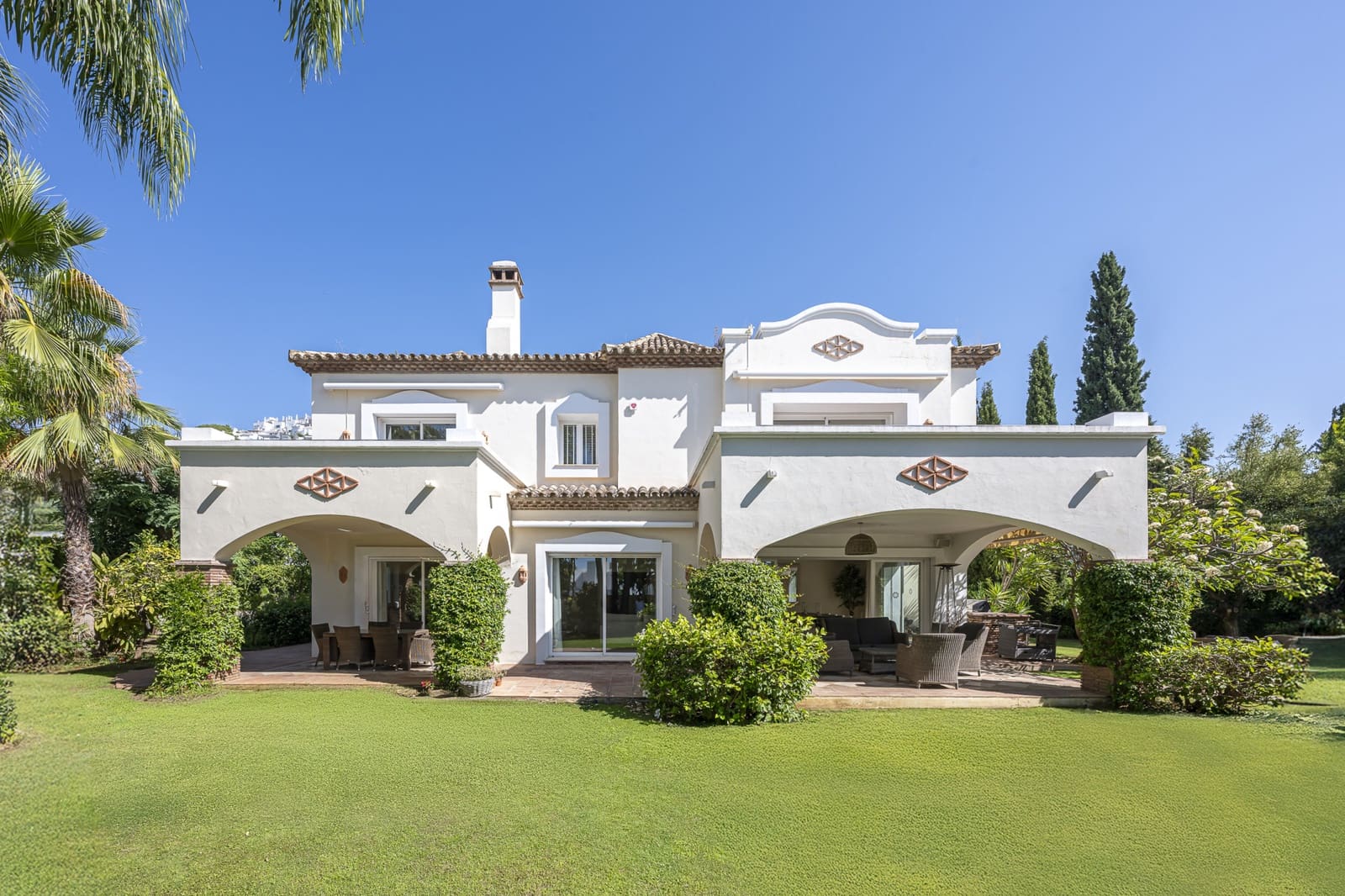 5 quarto Moradia para venda em Benahavis com piscina garagem - 2 895 000 € (Ref: 9406068)