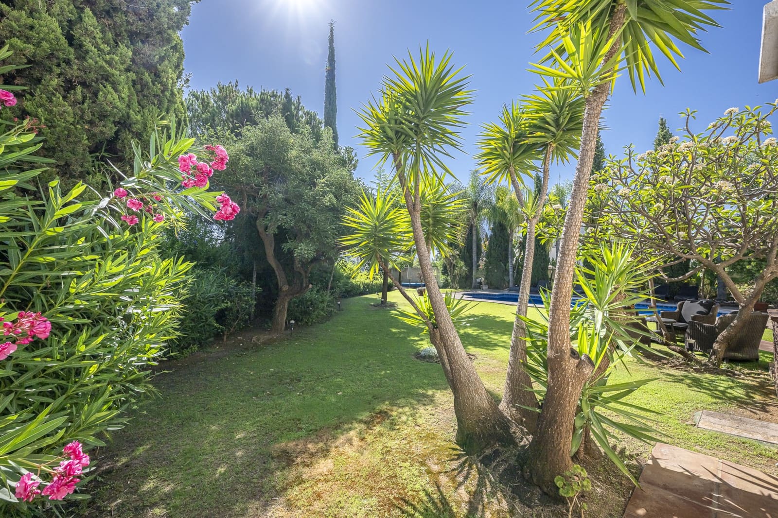 5 quarto Moradia para venda em Benahavis com piscina garagem - 2 895 000 € (Ref: 9406068)