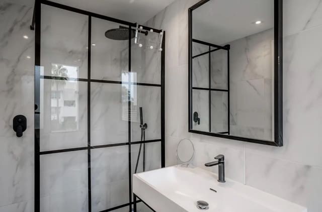 3 Zimmer Haus zu verkaufen in Marbella mit Pool Garage - 675.000 € (Ref: 9429500)