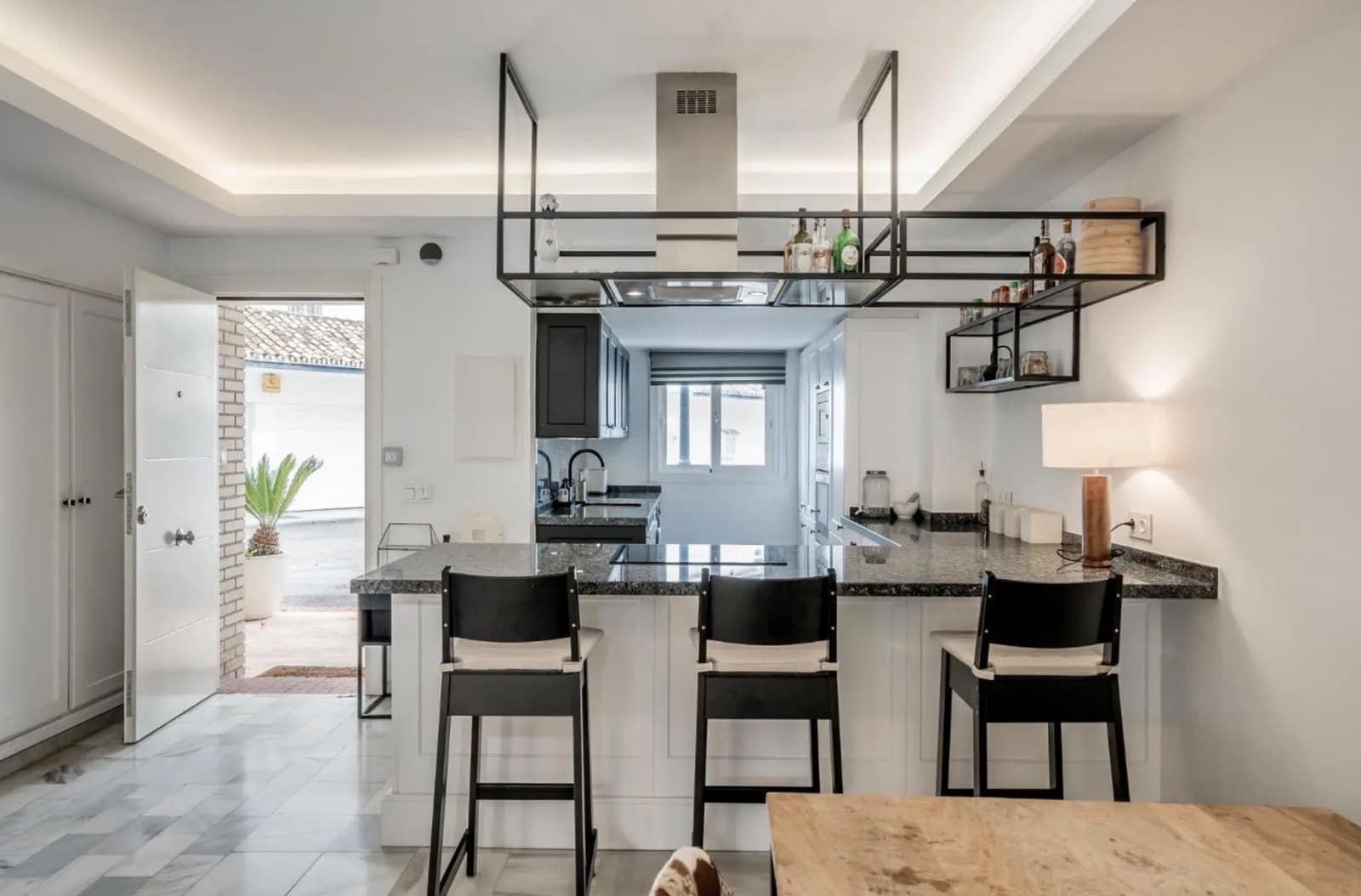 3 Zimmer Haus zu verkaufen in Marbella mit Pool Garage - 675.000 € (Ref: 9429500)