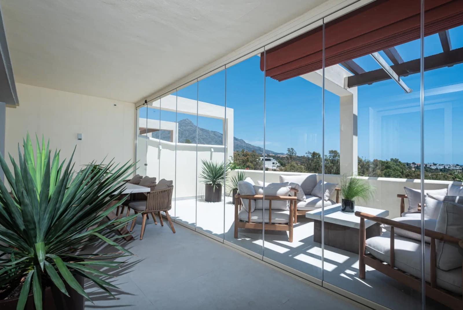 3 bedroom Apartment for sale in Marbella with pool garage - € 825,000 (Ref: 9432464)