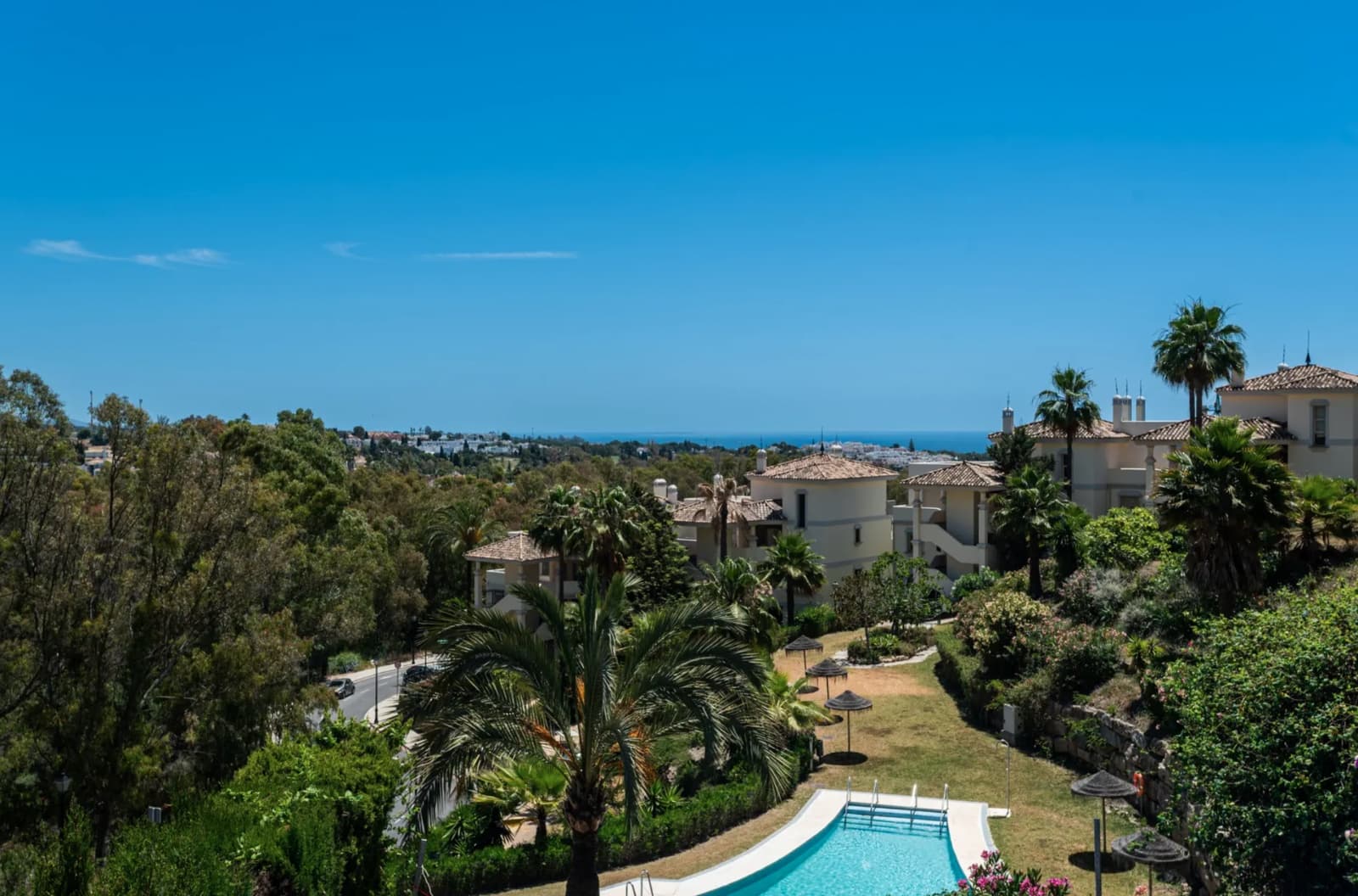 3 bedroom Apartment for sale in Marbella with pool garage - € 825,000 (Ref: 9432464)
