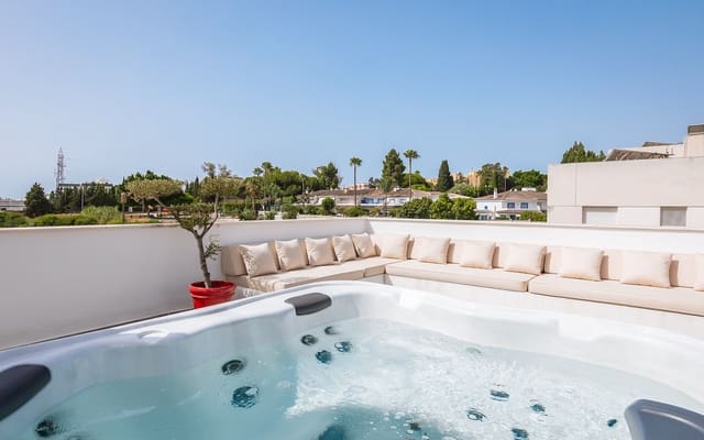 4 chambre Penthouse à vendre à San Pedro de Alcantara, Marbella avec piscine garage - 889 000 € (Ref: 9441662)