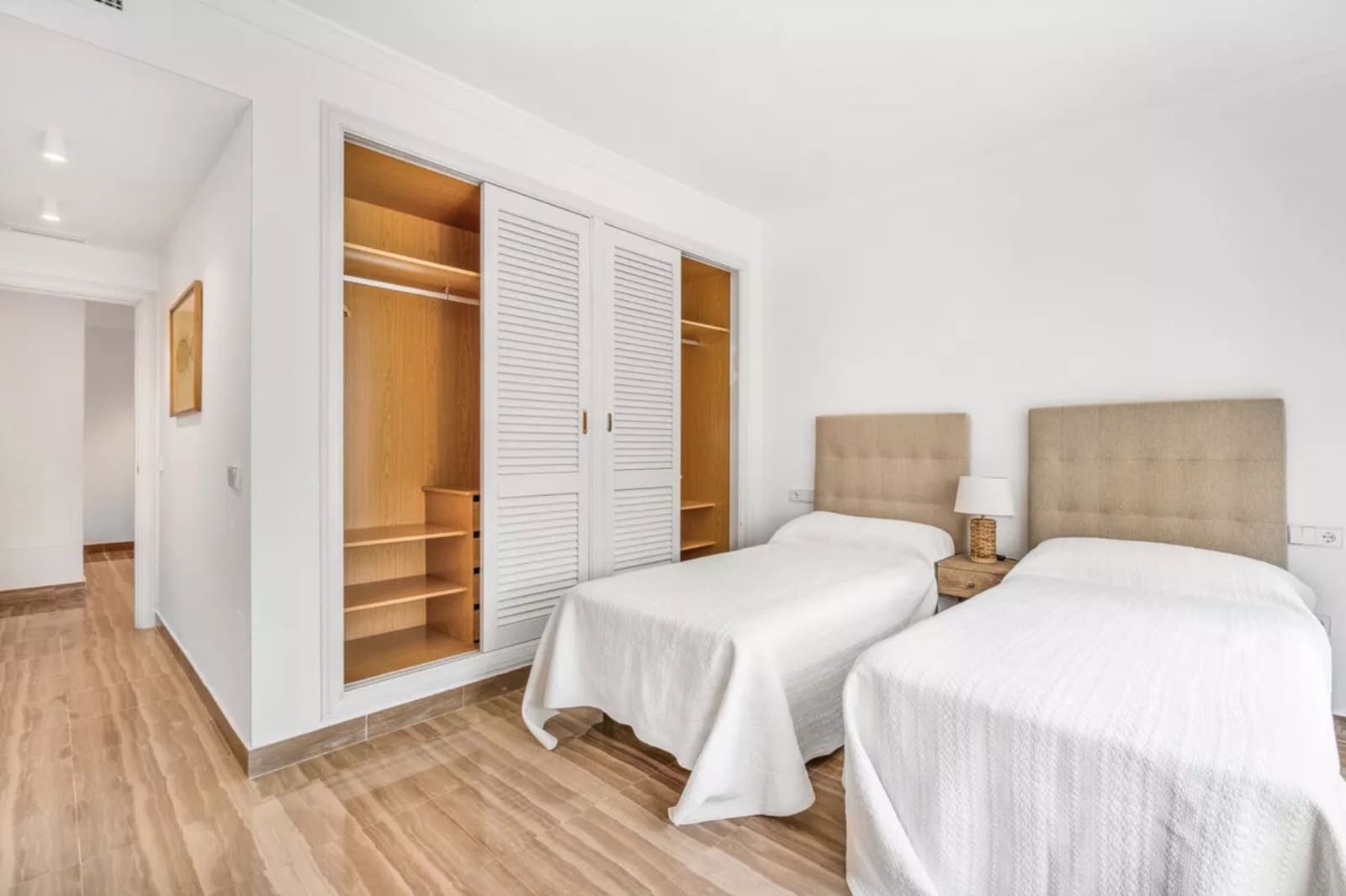 2 bedroom Apartment for sale in Marbella with pool garage - € 599,000 (Ref: 9442901)