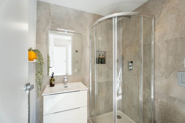 Chalet de 6 habitaciones en Marbella en venta con piscina garaje - 2.595.000 € (Ref: 9448515)