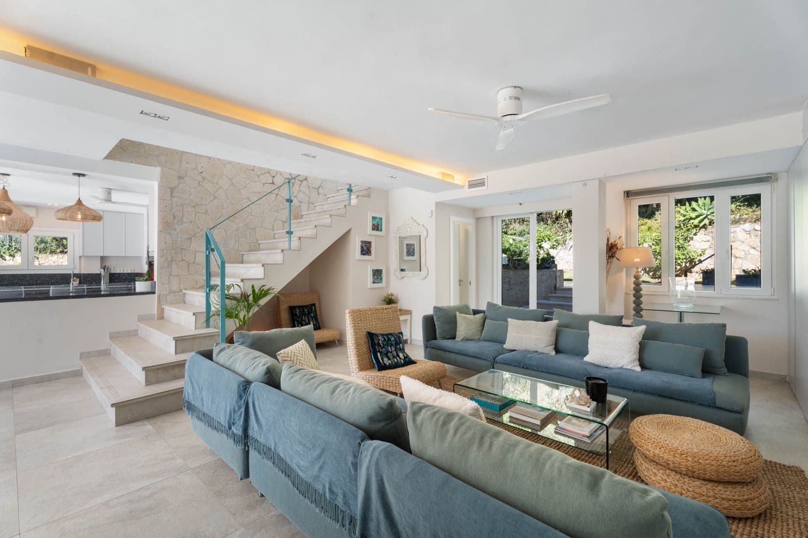 6 bedroom Villa for sale in Marbella with pool garage - € 2,595,000 (Ref: 9448515)