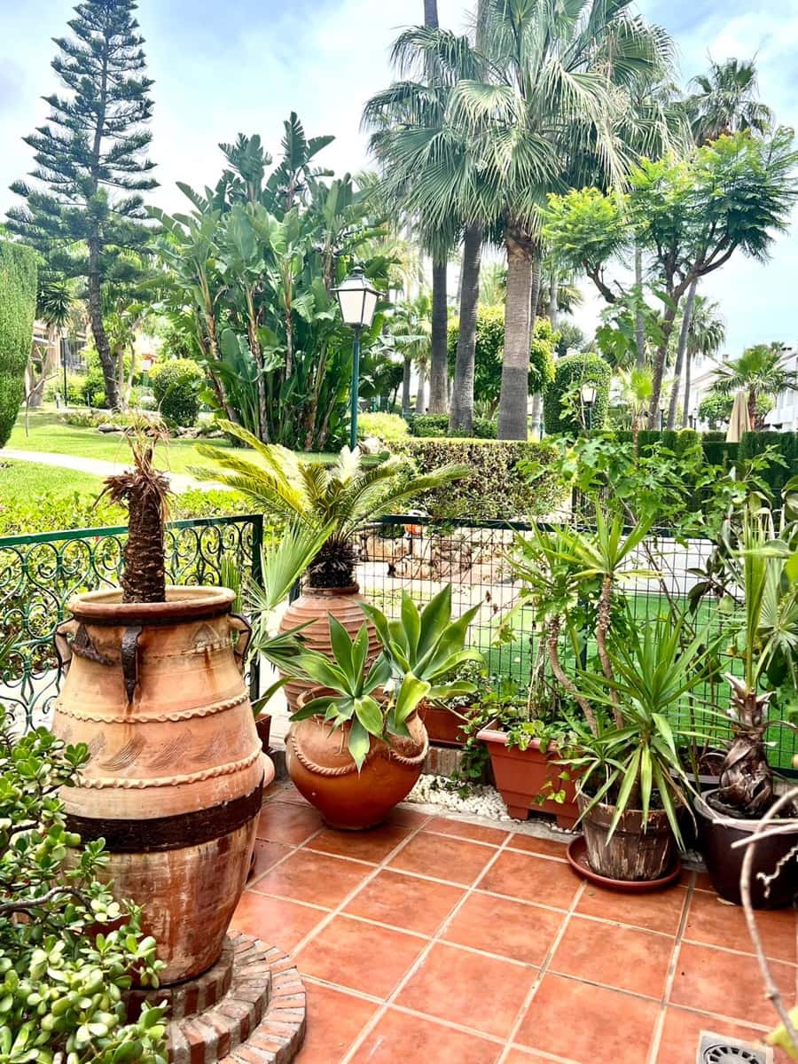 3 chambre Maison de Ville à vendre à Estepona avec piscine garage - 530 000 € (Ref: 9450002)