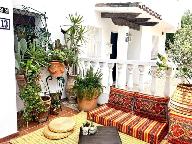 3 chambre Maison de Ville à vendre à Estepona avec piscine garage - 530 000 € (Ref: 9450002)