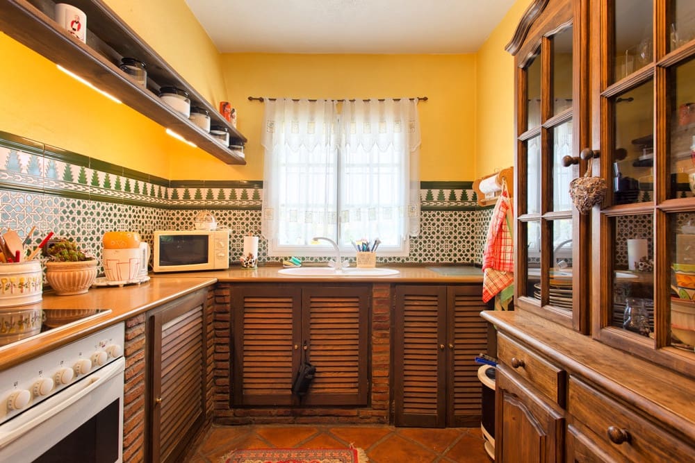 3 slaapkamer Huis te koop in Benahavis met garage - € 375.000 (Ref: 9460861)
