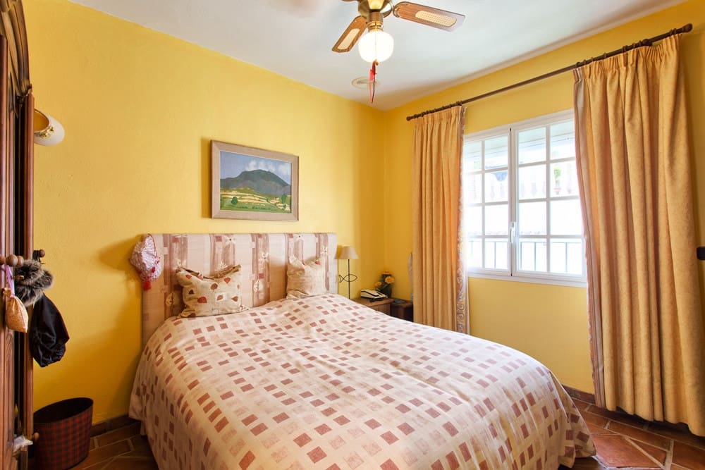 3 slaapkamer Huis te koop in Benahavis met garage - € 375.000 (Ref: 9460861)