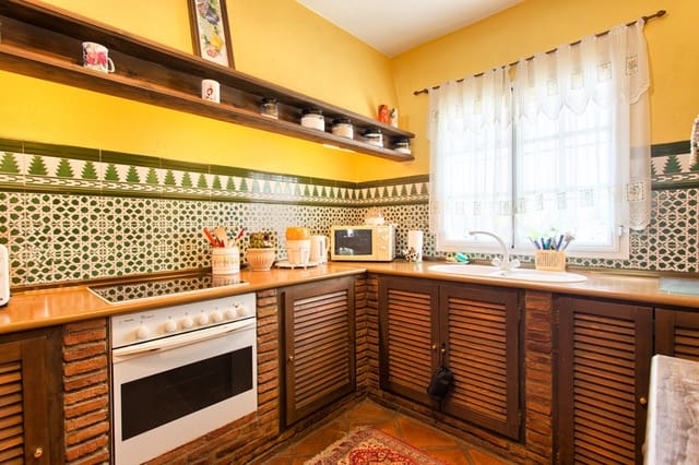 3 slaapkamer Huis te koop in Benahavís met garage - € 375.000 (Ref: 9460861)