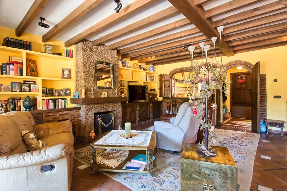 3 slaapkamer Huis te koop in Benahavis met garage - € 375.000 (Ref: 9460861)
