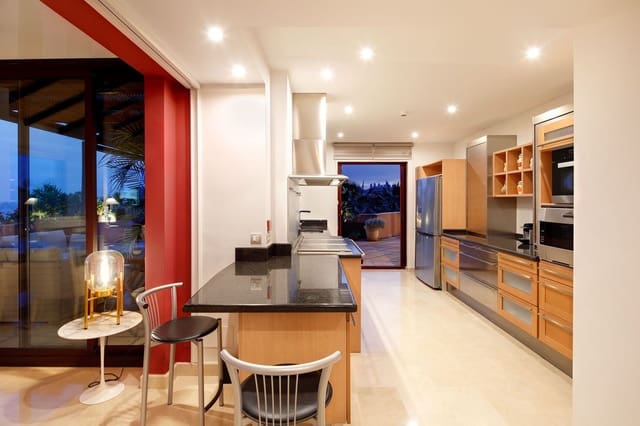 3 chambre Penthouse à vendre à Saladillo-Benamara, Estepona avec piscine garage - 4 750 000 € (Ref: 9473427)