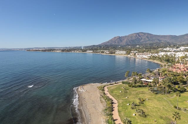 3 sypialnia Apartament na sprzedaż w Estepona z basenem garażem - 2 300 000 € (Ref: 9503512)