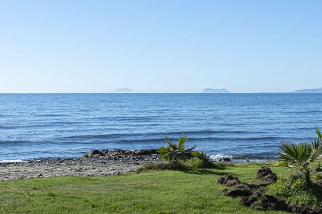 3 sypialnia Apartament na sprzedaż w Estepona z basenem garażem - 2 300 000 € (Ref: 9503512)