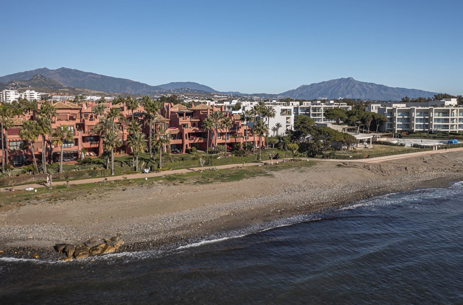 3 makuuhuone Huoneisto myytävänä paikassa Estepona mukana uima-altaan 
autotalli - 2 300 000 € (Ref: 9503512)