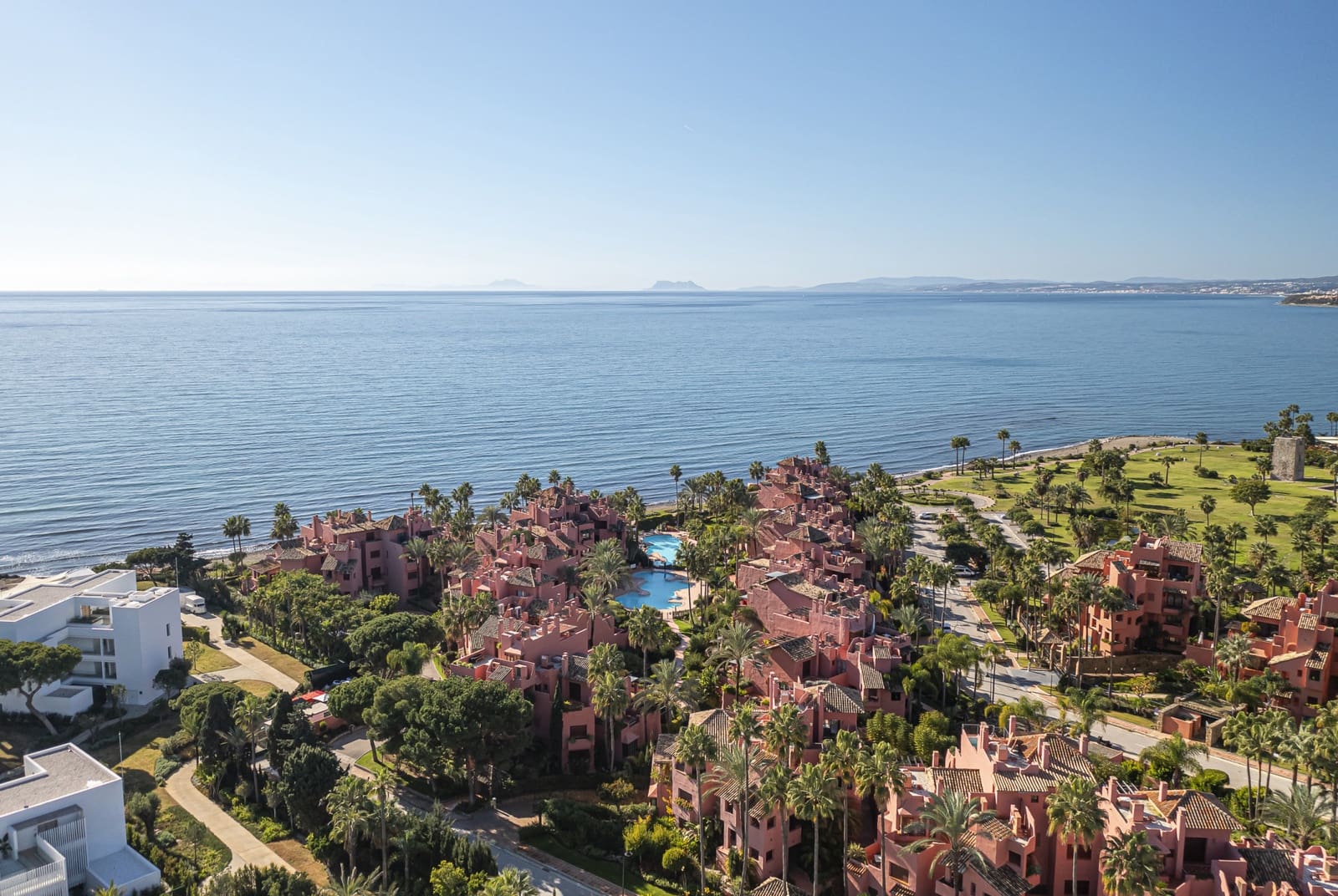 3 soverom Leilighet til salgs i Estepona med svømmebasseng garasje - € 2 300 000 (Ref: 9503512)