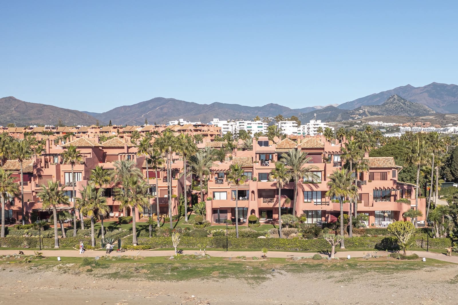 3 soverom Leilighet til salgs i Estepona med svømmebasseng garasje - € 2 300 000 (Ref: 9503512)