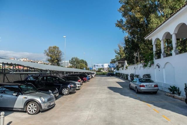 2 soverom Leilighet til salgs i Puerto Banus, Marbella med svømmebasseng garasje - € 475 000 (Ref: 9542390)