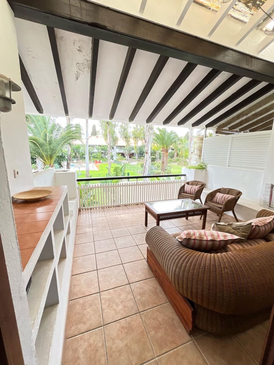 2 soverom Leilighet til salgs i Puerto Banus med svømmebasseng garasje - € 475 000 (Ref: 9542390)