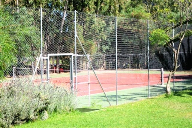 2 soverom Leilighet til salgs i Puerto Banus, Marbella med svømmebasseng garasje - € 475 000 (Ref: 9542390)