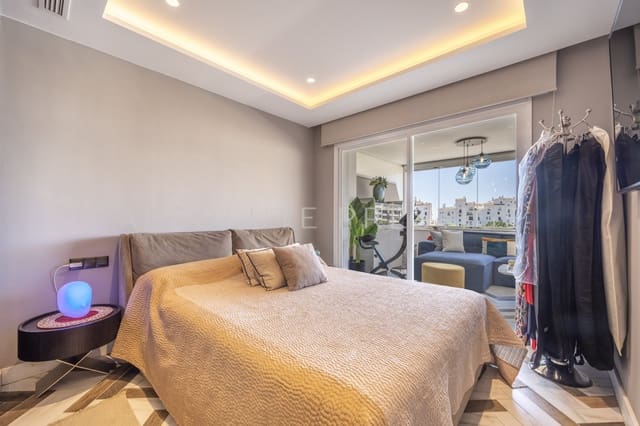 2 sypialnia Apartament na sprzedaż w Marbella z basenem garażem - 1 200 000 € (Ref: 9542391)