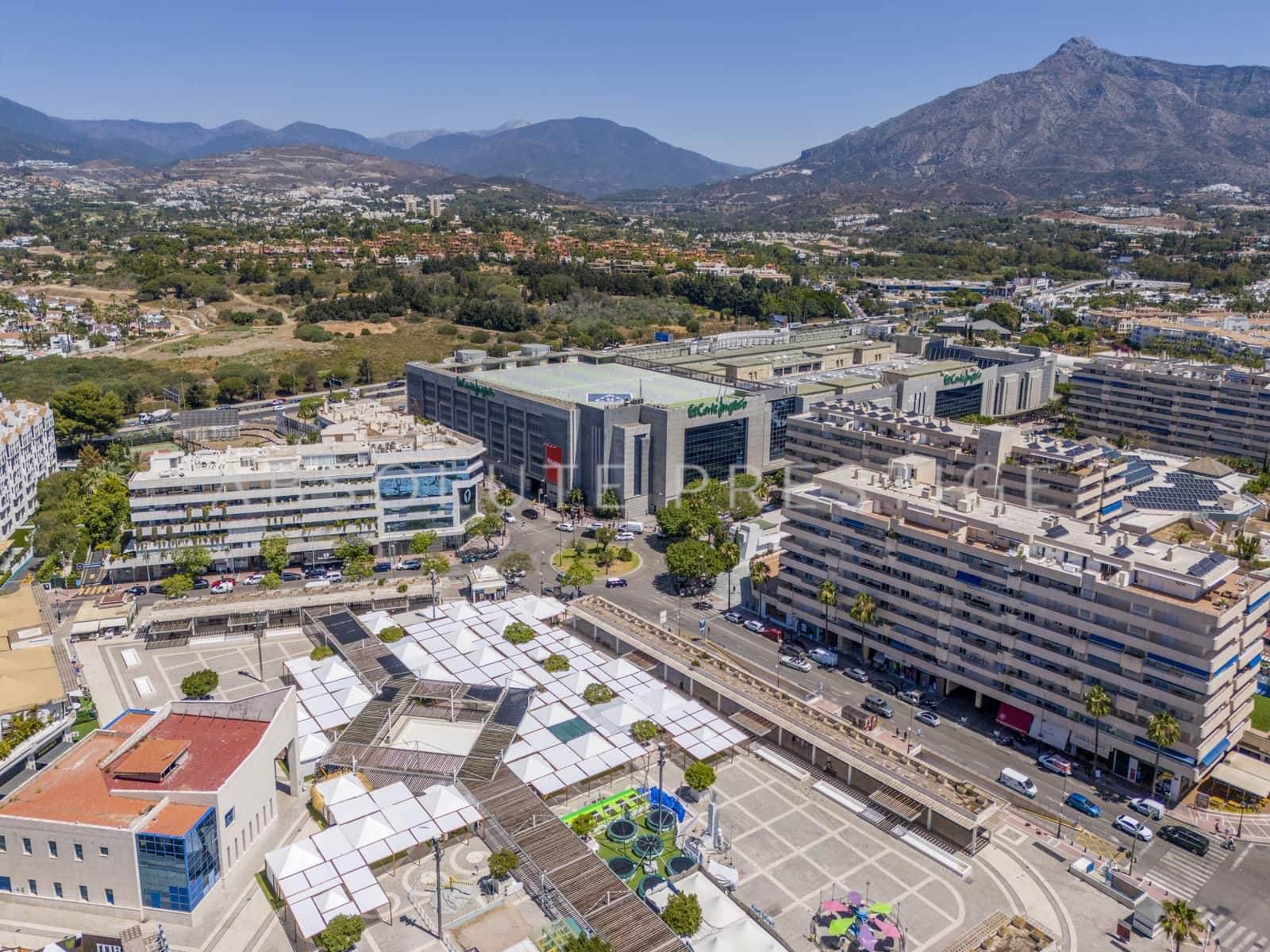 2 Zimmer Apartment zu verkaufen in Marbella mit Pool Garage - 1.200.000 € (Ref: 9542391)