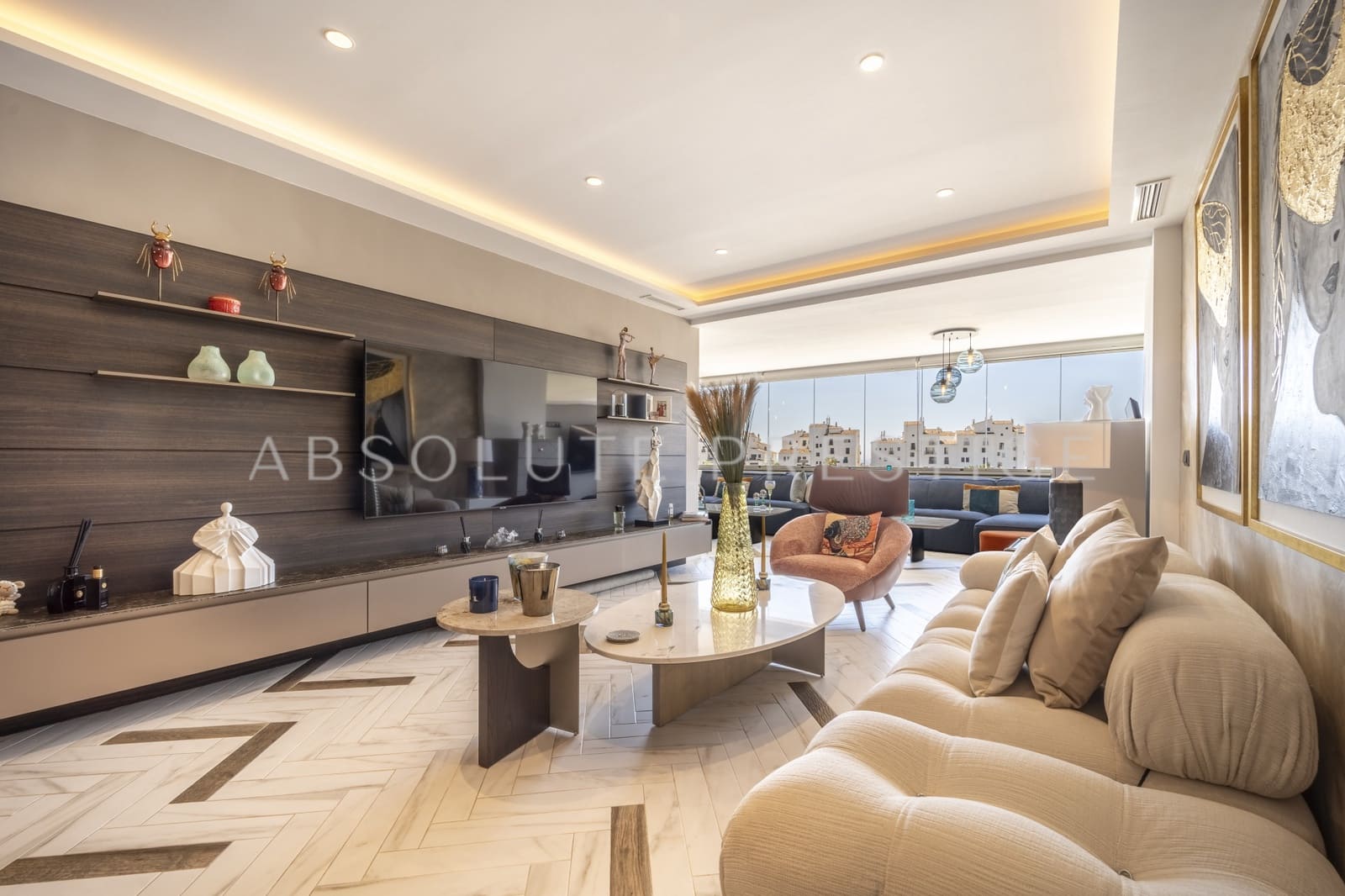 2 bedroom Apartment for sale in Marbella with pool garage - € 1,200,000 (Ref: 9542391)