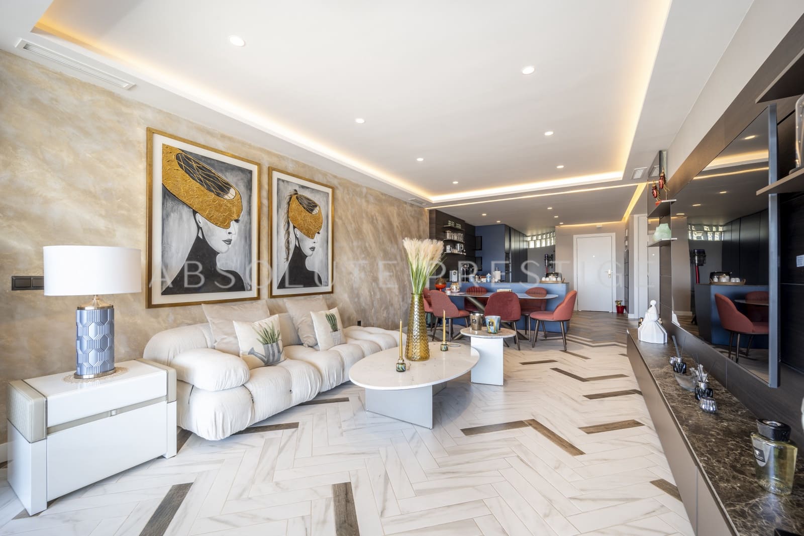2 bedroom Apartment for sale in Marbella with pool garage - € 1,200,000 (Ref: 9542391)