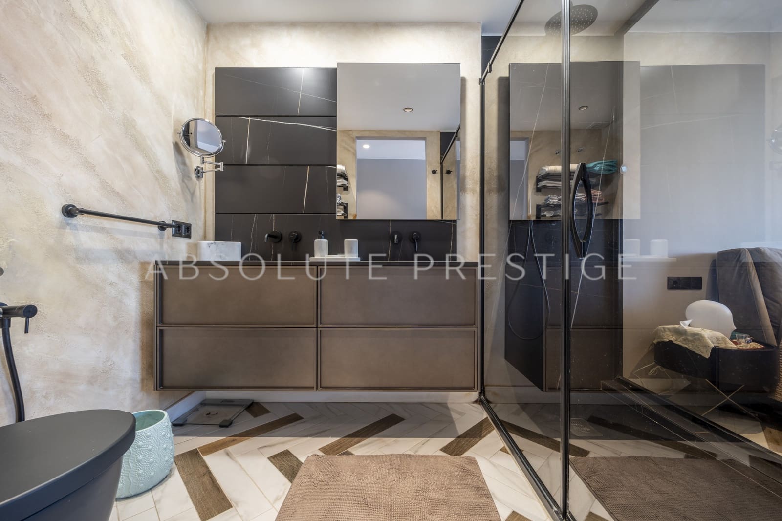 2 bedroom Apartment for sale in Marbella with pool garage - € 1,200,000 (Ref: 9542391)