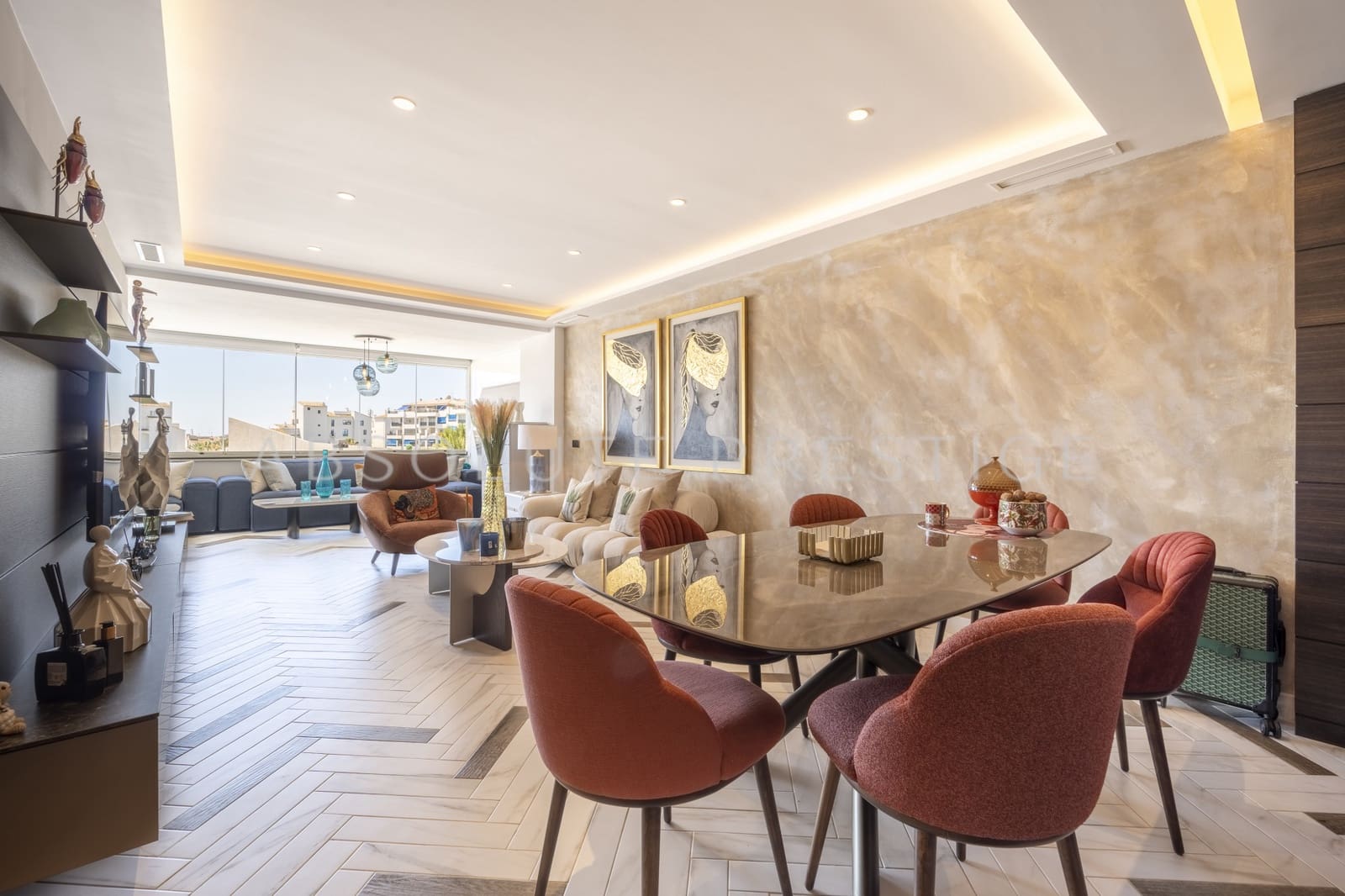 2 bedroom Apartment for sale in Marbella with pool garage - € 1,200,000 (Ref: 9542391)