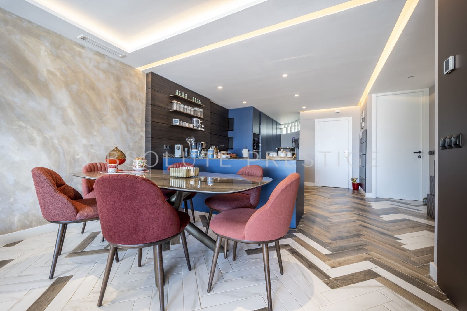 2 bedroom Apartment for sale in Marbella with pool garage - € 1,200,000 (Ref: 9542391)