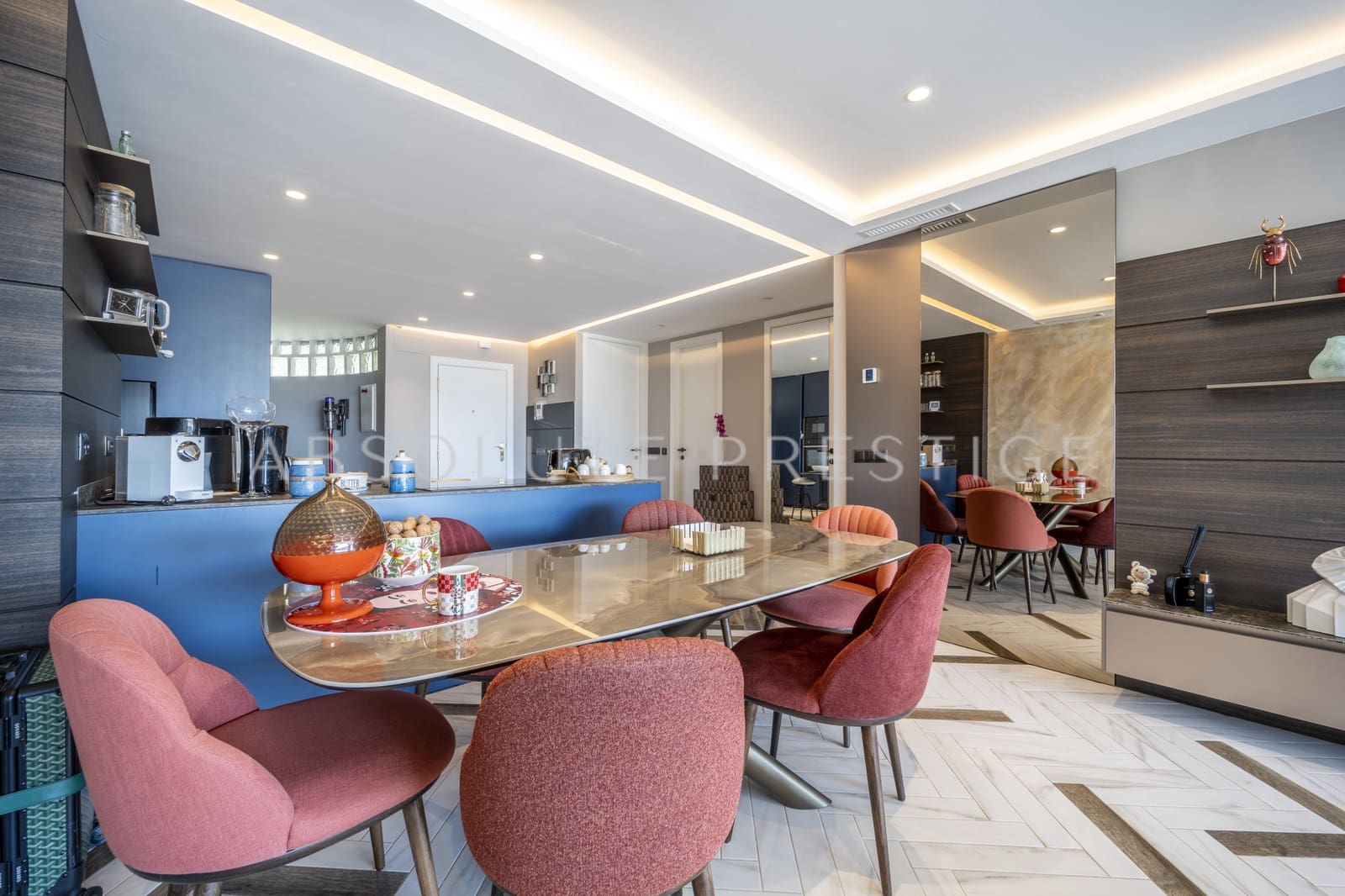 2 bedroom Apartment for sale in Marbella with pool garage - € 1,200,000 (Ref: 9542391)