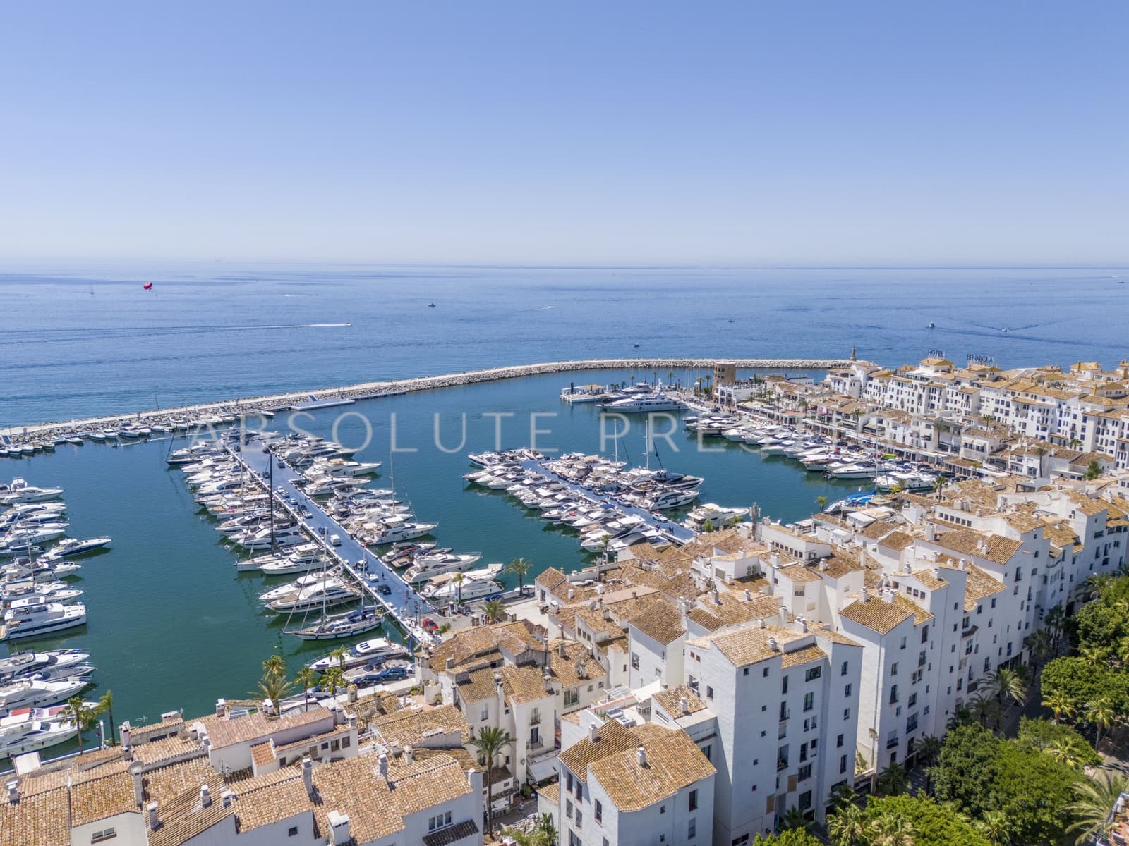 2 bedroom Apartment for sale in Marbella with pool garage - € 1,200,000 (Ref: 9542391)