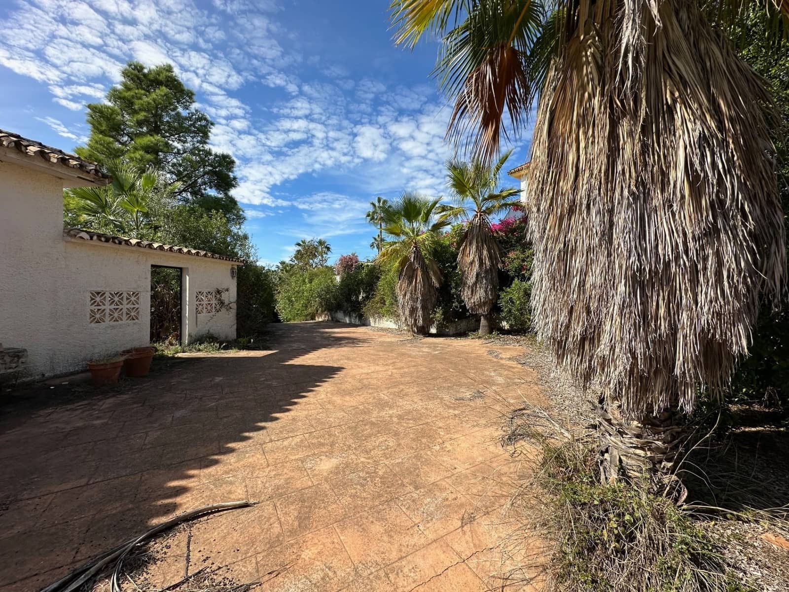 4 Zimmer Villa zu verkaufen in Marbella mit Pool Garage - 1.975.000 € (Ref: 9549983)