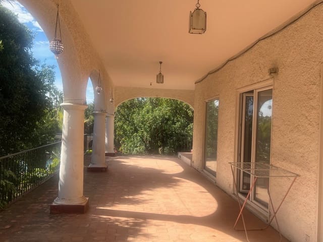 4 soverom Villa til salgs i Marbella med svømmebasseng garasje - € 1 975 000 (Ref: 9549983)