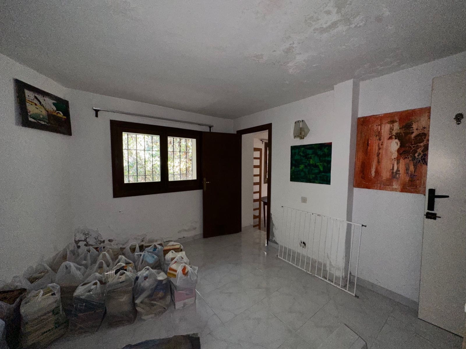 4 bedroom Villa for sale in Marbella with pool garage - € 1,975,000 (Ref: 9549983)