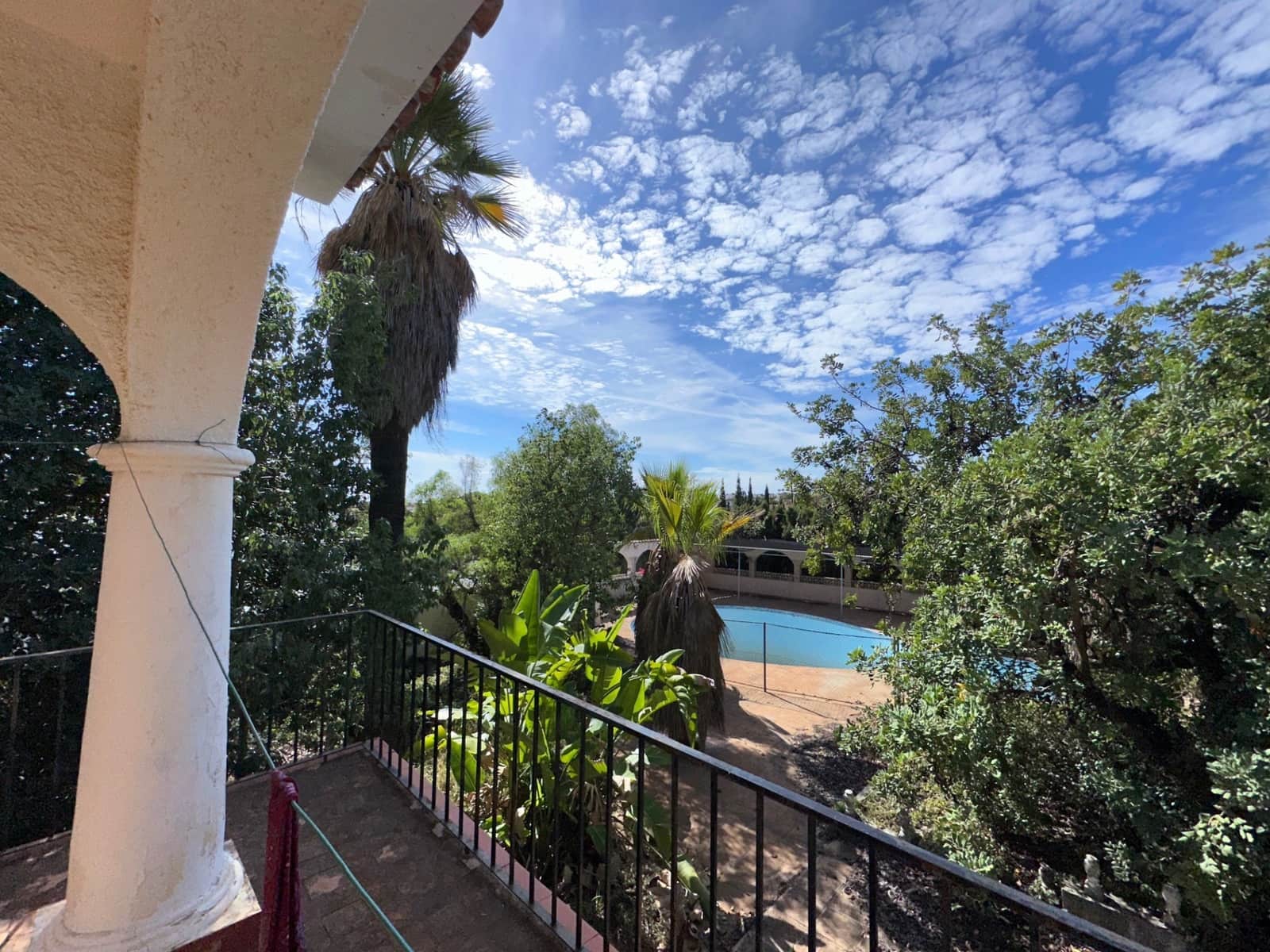 4 bedroom Villa for sale in Marbella with pool garage - € 1,975,000 (Ref: 9549983)
