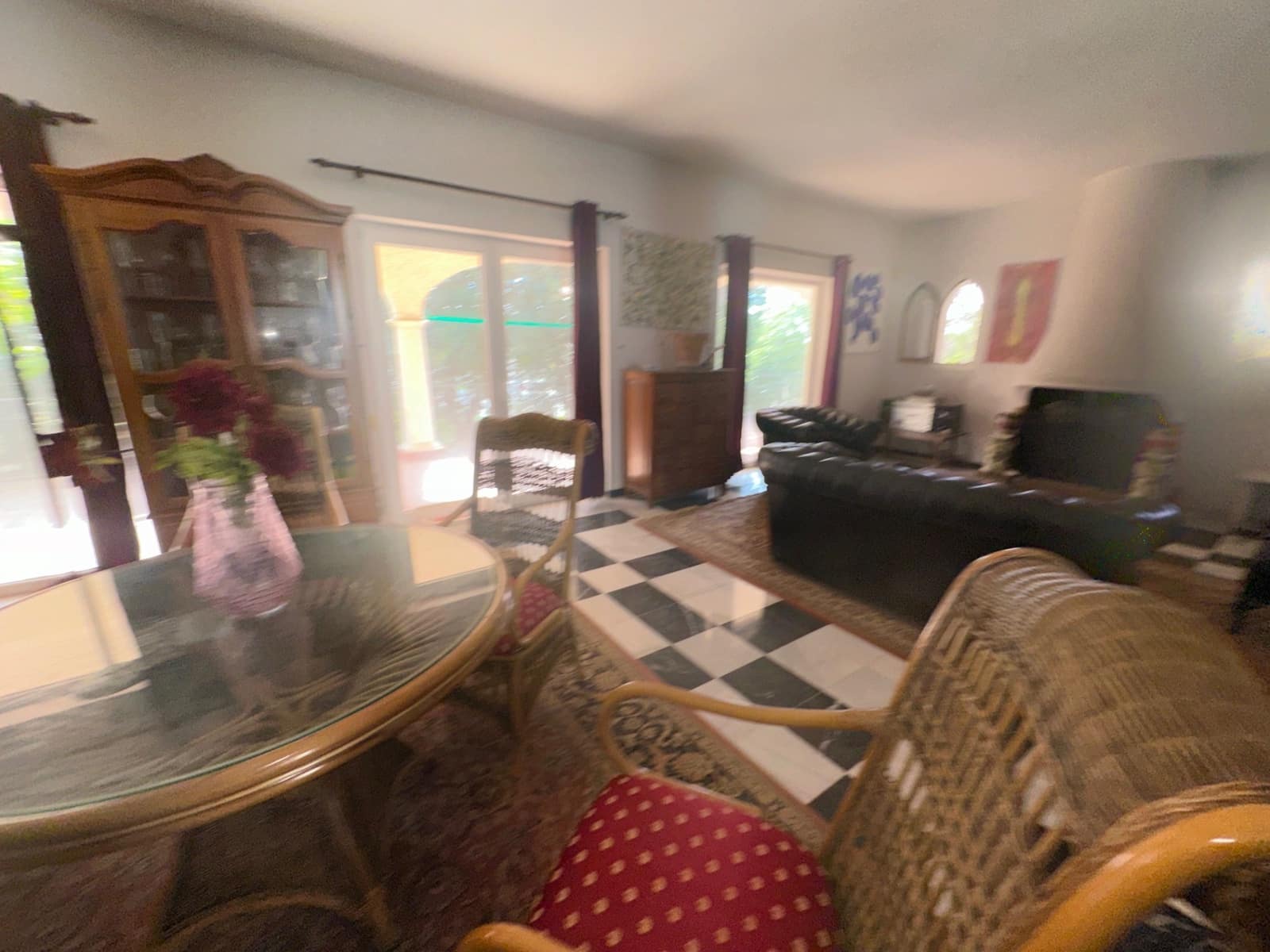 4 bedroom Villa for sale in Marbella with pool garage - € 1,975,000 (Ref: 9549983)