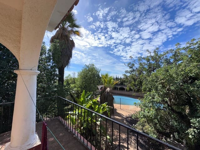 4 soverom Villa til salgs i Marbella med svømmebasseng garasje - € 1 975 000 (Ref: 9549983)