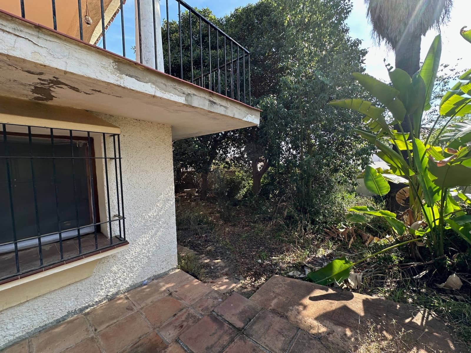 4 bedroom Villa for sale in Marbella with pool garage - € 1,975,000 (Ref: 9549983)