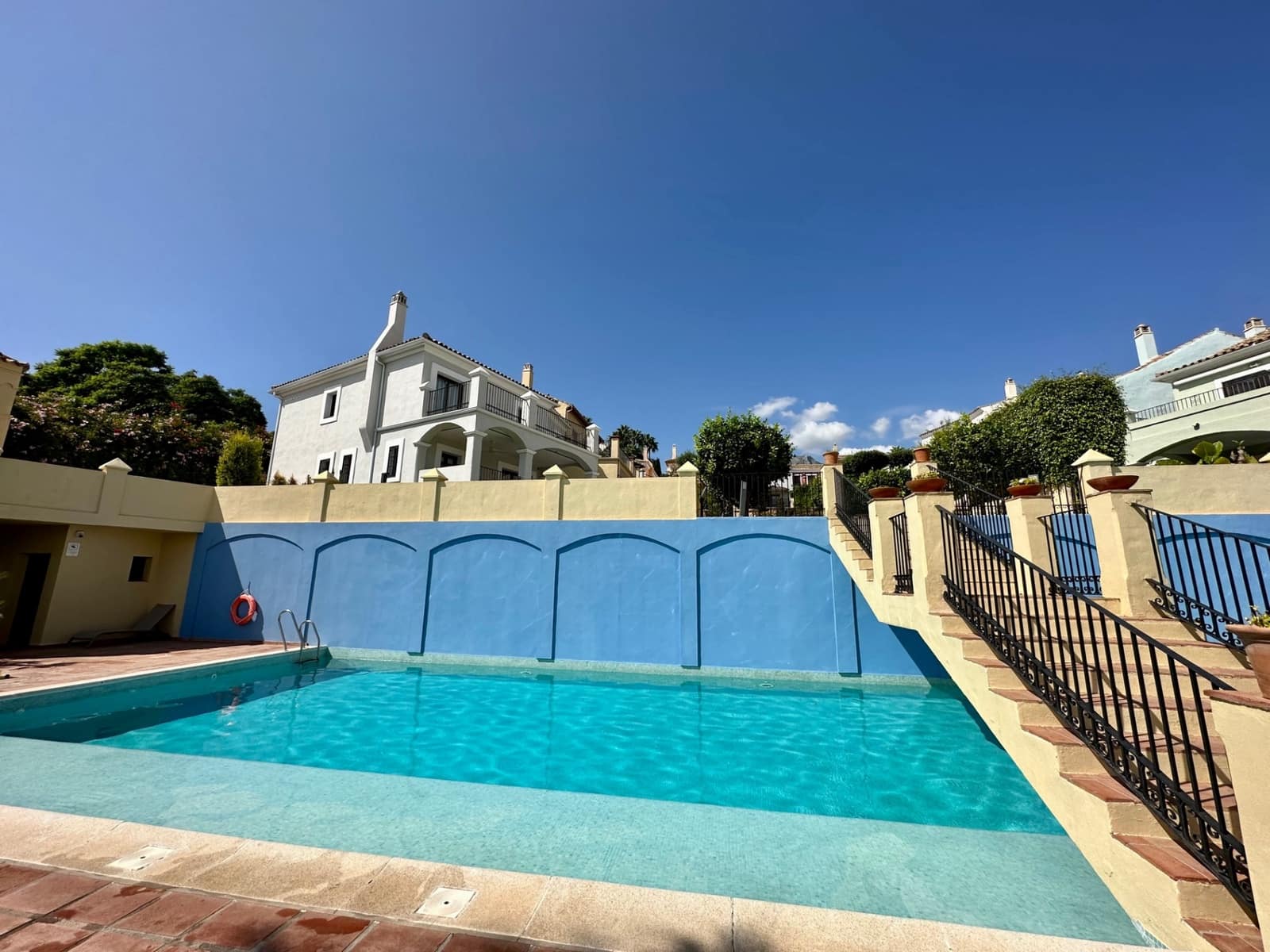 5 Zimmer Doppelhaus zu verkaufen in Marbella mit Pool Garage - 1.495.000 € (Ref: 9562169)