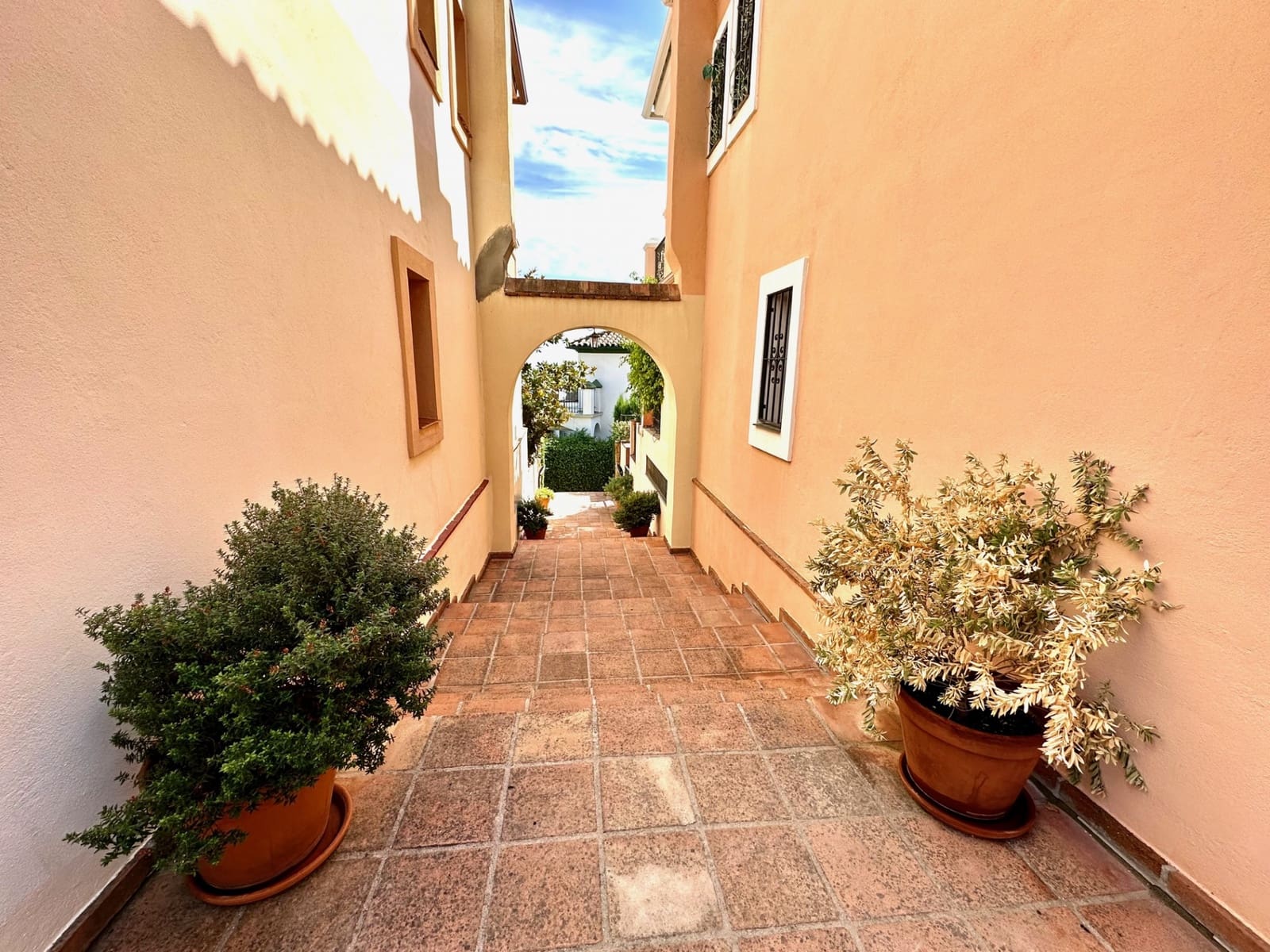 5 Zimmer Doppelhaus zu verkaufen in Marbella mit Pool Garage - 1.495.000 € (Ref: 9562169)