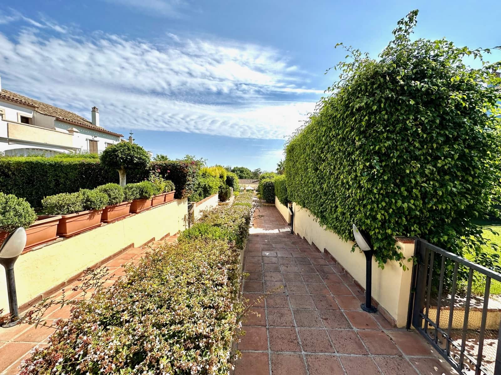 5 Zimmer Doppelhaus zu verkaufen in Marbella mit Pool Garage - 1.495.000 € (Ref: 9562169)