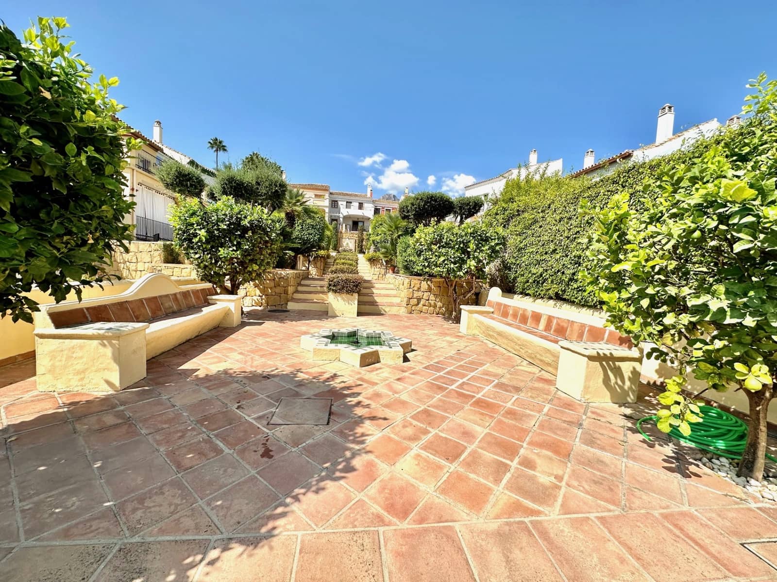 5 Zimmer Doppelhaus zu verkaufen in Marbella mit Pool Garage - 1.495.000 € (Ref: 9562169)