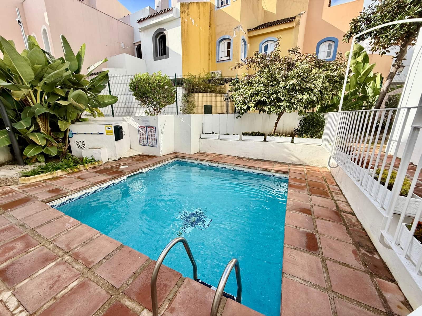 Casa de 3 habitaciones en Nueva Andalucia en venta con piscina - 495.000 € (Ref: 9566455)