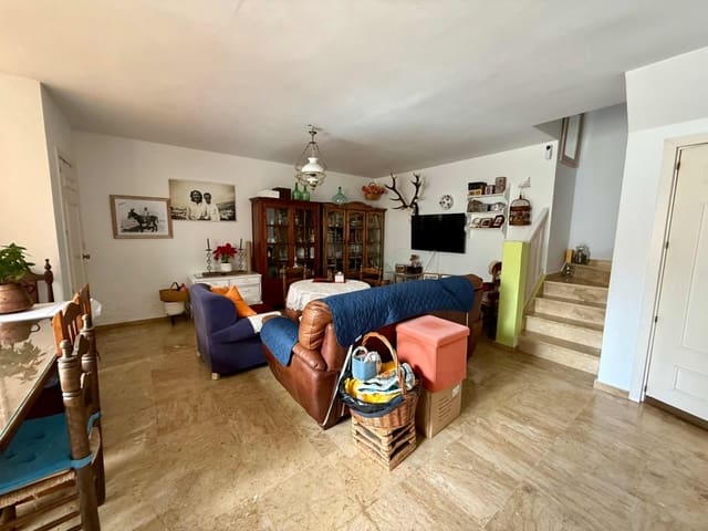 3 makuuhuone Omakotitalo myytävänä paikassa Nueva Andalucia, Marbella mukana uima-altaan - 495 000 € (Ref: 9566455)