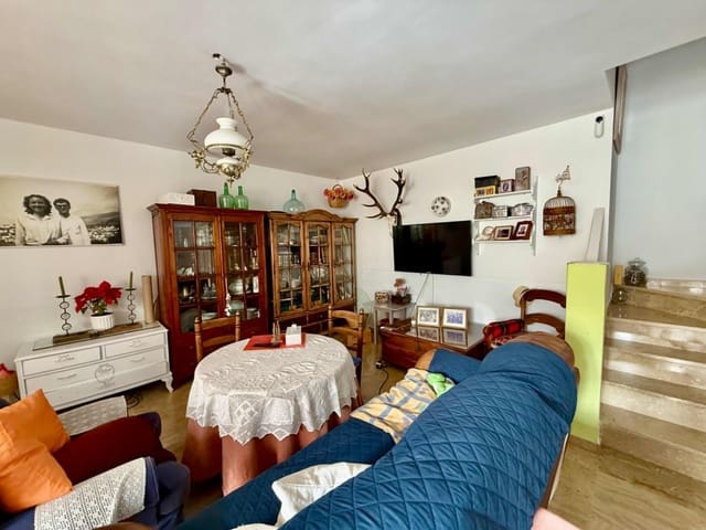 3 makuuhuone Omakotitalo myytävänä paikassa Nueva Andalucia, Marbella mukana uima-altaan - 495 000 € (Ref: 9566455)