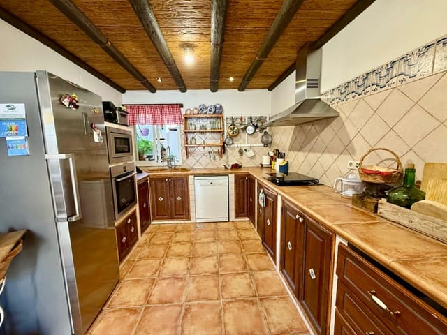 3 makuuhuone Omakotitalo myytävänä paikassa Nueva Andalucia, Marbella mukana uima-altaan - 495 000 € (Ref: 9566455)